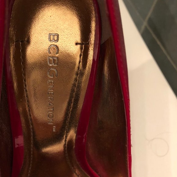 BCBG Generation Red Pumps size 6 - Picture 6 of 7